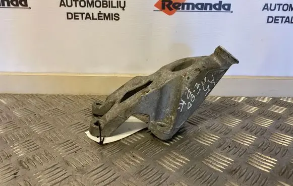 Audi A5 8T 8F Engine mounting bracket 8K0199307