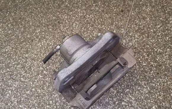 Buick Encore I Front brake caliper 42672633