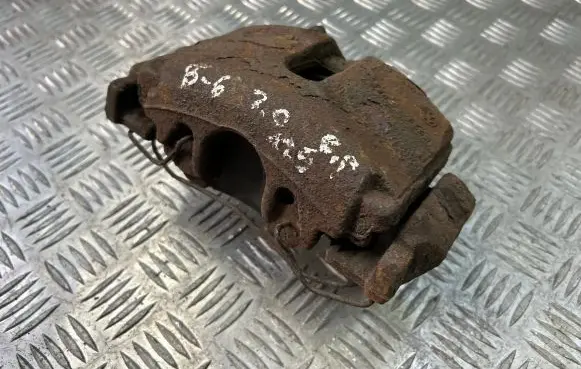 Volkswagen PASSAT B6 Front brake caliper