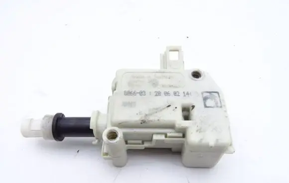 Smart ForTwo I Fuel tank cap lock SMART_FORTWO_I_450_SIŁOWNIK_KLAPKI_WLEWU_PALIWA