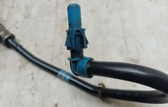 Opel Zafira B Fuel line/pipe/hose 55556954