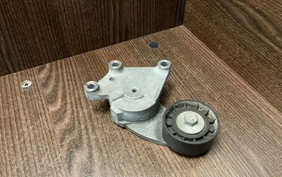 Volvo V50 Timing belt tensioner 846143