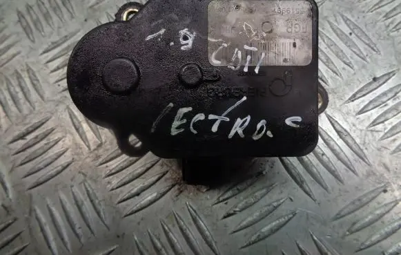 Opel Vectra C Intake manifold valve actuator/motor 