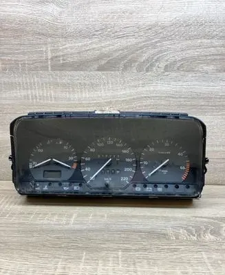 Volkswagen PASSAT B4 Speedometer (instrument cluster) 3A0919033B 110008649004