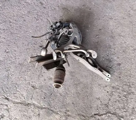 Honda Legend Rear wheel hub spindle/knuckle 