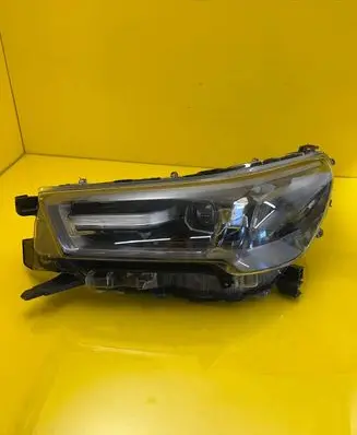 Toyota Hilux VIII Headlight/headlamp 1EJ-923368-030A