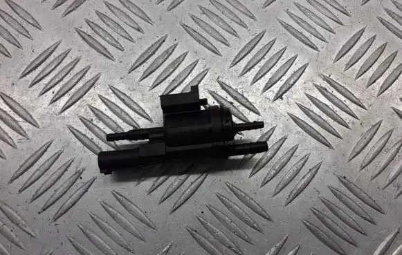 Mercedes-Benz C W203 Valve vacuum 0025401497