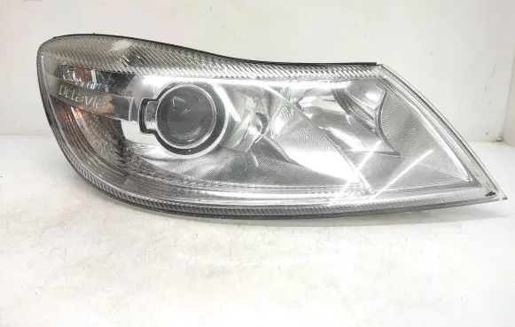 Skoda Octavia Mk2 (1Z) Headlight/headlamp 26350000 2634DCHCDC