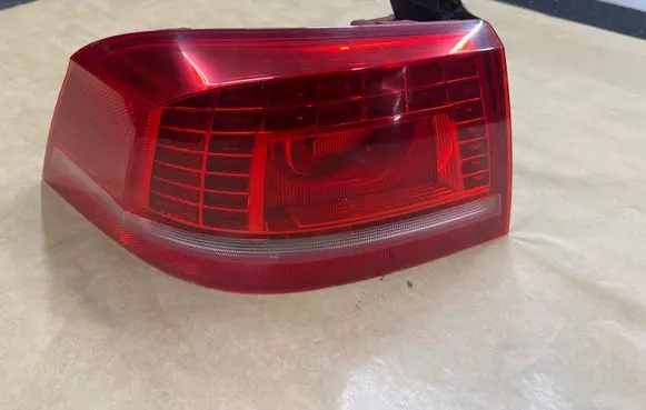 Volkswagen PASSAT B7 Rear/tail lights 3AE945309