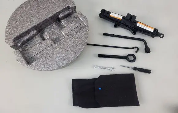 SsangYong Tivoli Tool set 09140-35000 15050302