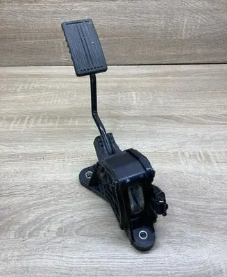 Honda CR-V Accelerator throttle pedal JM10A