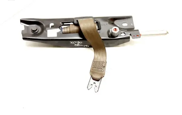 Volvo V70 Front seatbelt 39860303