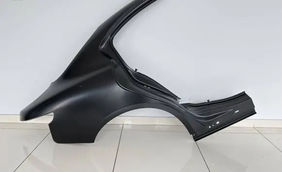 Alfa Romeo Giulia Fender 50541128