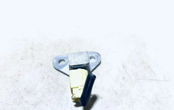 Nissan Qashqai Airbag deployment crash/impact sensor