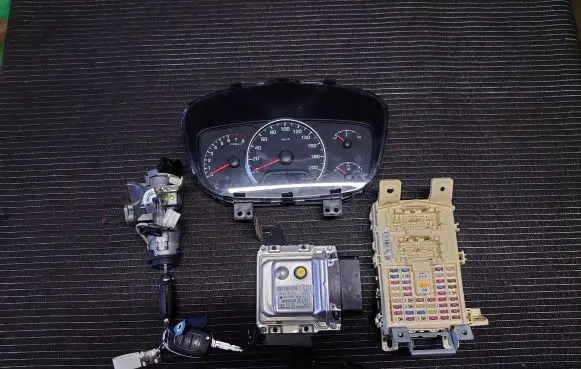 Engine ECU kit and lock set