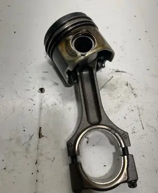 BMW 7 F01 F02 F03 F04 Piston with connecting rod