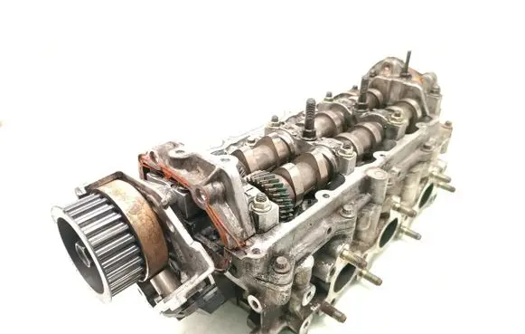 Saab 9-5 Engine head 