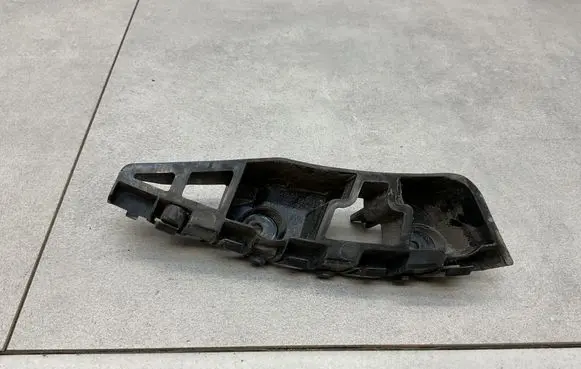 Volkswagen Jetta VI Front bumper mounting bracket 5C6807184A