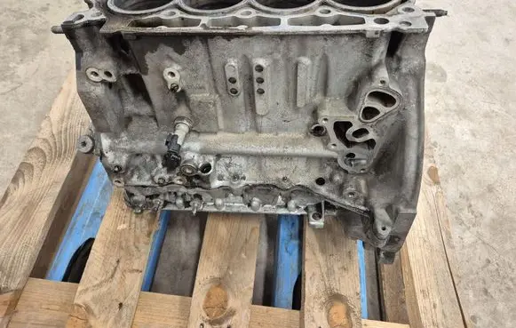 Peugeot 207 CC Engine block PSA9H02