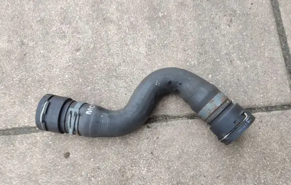Audi A4 S4 B9 Engine coolant pipe/hose 8W0122101H