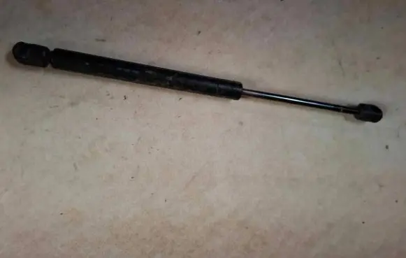 Jaguar XJ X308 Tailgate/trunk strut/damper GNA3800AB