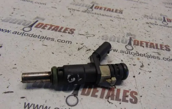 Mercedes-Benz GL X164 Fuel injector A2720780249