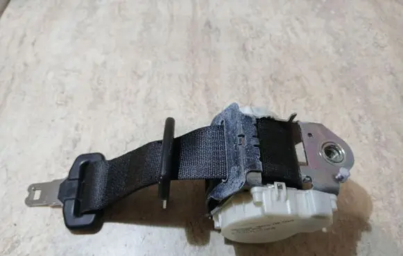 Opel Meriva B Middle seatbelt (rear) 34083026B
