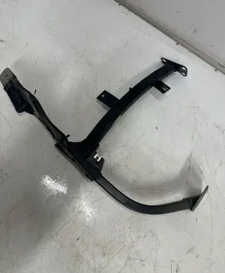 Audi A8 S8 D4 4H Fender mounting bracket 4H0821233
