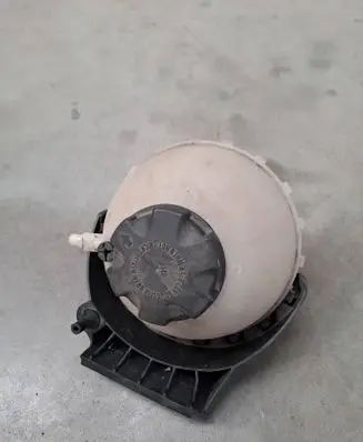 BMW 4 F32 F33 Coolant expansion tank/reservoir 7609470