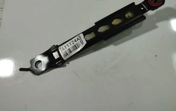 Hyundai i30 Seat belt adjustment rail 
