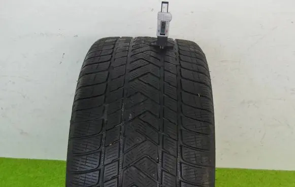 Porsche Cayenne (9Y0 9Y3) R21 winter tire 