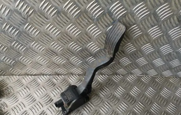Citroen C4 I Accelerator throttle pedal 0280755041 9680565880 F00C3E2045