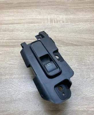 Honda CR-V Electric window control switch 83560SWE010