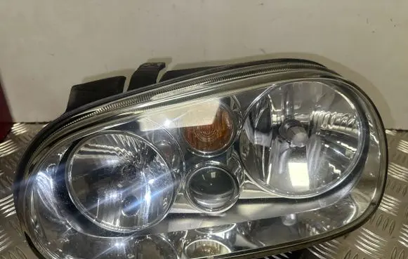 Volkswagen Golf IV Headlight/headlamp 1J1941015C