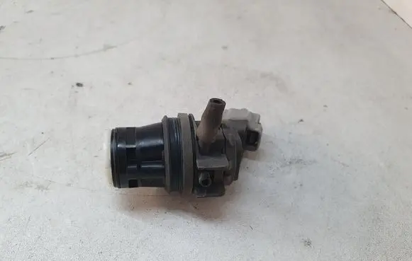 Toyota RAV 4 (XA40) Windscreen/windshield washer pump 8533060180 0602104621