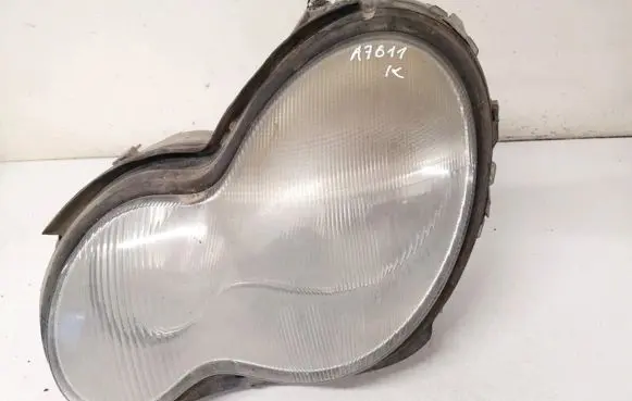 Mercedes-Benz C W203 Headlight/headlamp a2038200161 0301166201