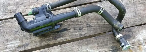 Volvo V40 Cross country Thermostat/thermostat housing 9670253780