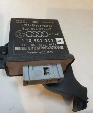 Volkswagen Touran I Light module LCM 1T0907357 H04S0003 5LA00837960