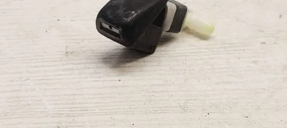 Windshield washer spray nozzle