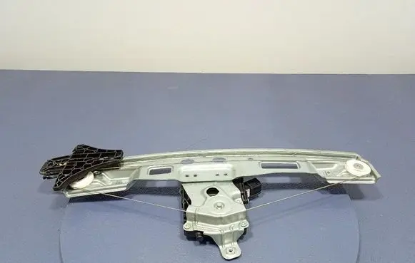 Opel Zafira C Rear door window regulator with motor 13260141