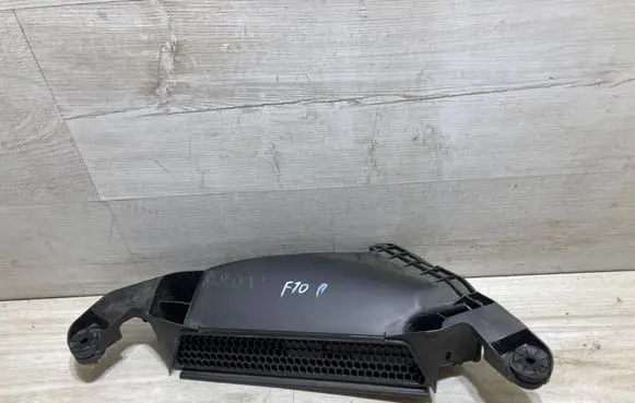 BMW 1 F70 Intercooler air guide/duct channel 8472018
