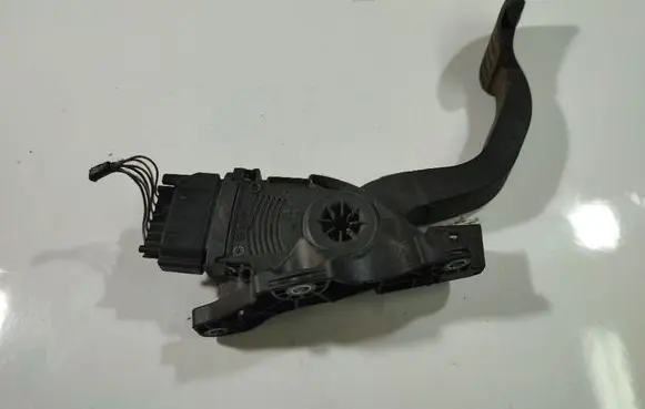Ford S-MAX Accelerator throttle pedal 6G929F836JC