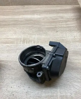 Volkswagen PASSAT B6 Throttle valve 03G128063A