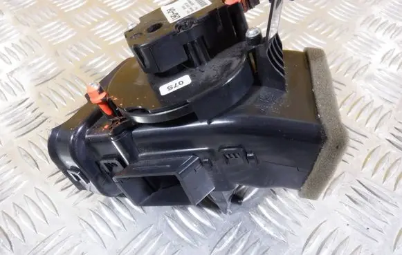 Audi A8 S8 D4 4H Cabin air duct channel 4H1819353A