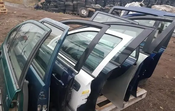 Opel Astra G Front door baltos