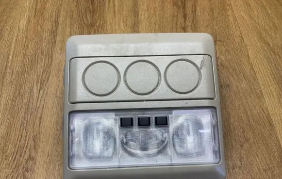 Land Rover Discovery 4 - LR4 Front seat light XDE500420LUM 900301 47899L