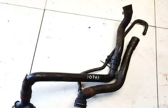 Engine coolant pipe/hose