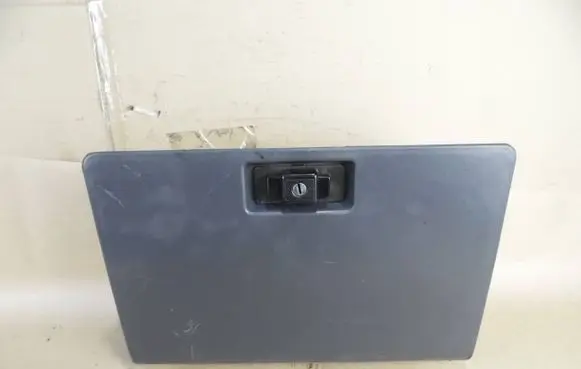 Mitsubishi Pajero Glove box central console 