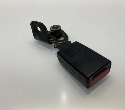 Mercedes-Benz E W211 Rear seatbelt buckle A2118600769 004593 6130901