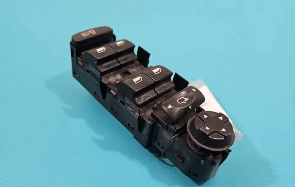Peugeot 5008 Electric window control switch 96650621ZD IMPRK1386196